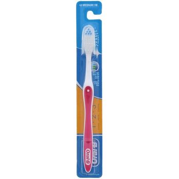 Oral-B Toothbrush 1.2.3 Clean All Rounder Medium