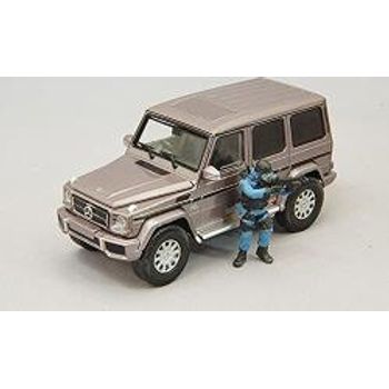 Era Car Mercedesbenz G63 sdu Dakota Brown Metallic With Officer Figurine 1 64 Diecast Model Car