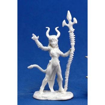 Reaper Miniatures Sinessa Hellborn Sorceress