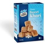 Sweet Khari Puff Pastry With Sugar