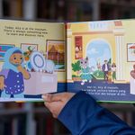 Poppet Ally at the Museum / Ally di Muzium