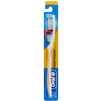 Oral-B Shiny Clean Medium Toothbrush