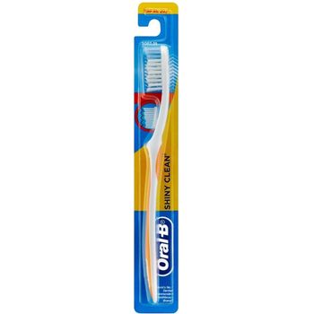 Oral-B Shiny Clean Medium Toothbrush