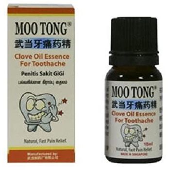 Moo Tong Clove Oil Essence for Toothache 10ml